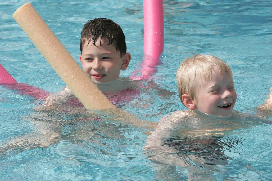7 Tipps wie Kinder sicheres Schwimmen erlernen